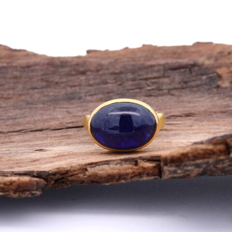 Ring in 22K Gold with Sapphire Gemstone