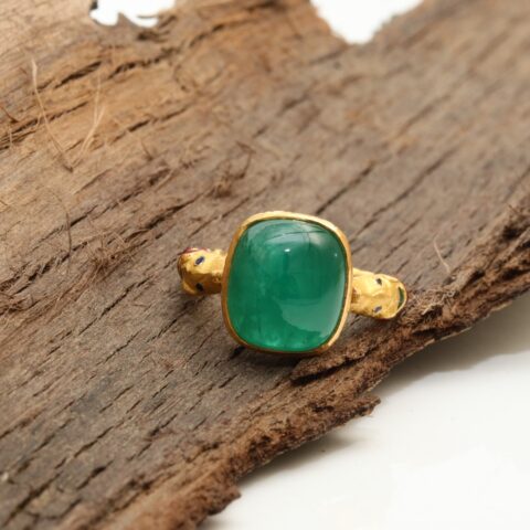 22k Gold Ring with Emerald Gemstone Traditional Look