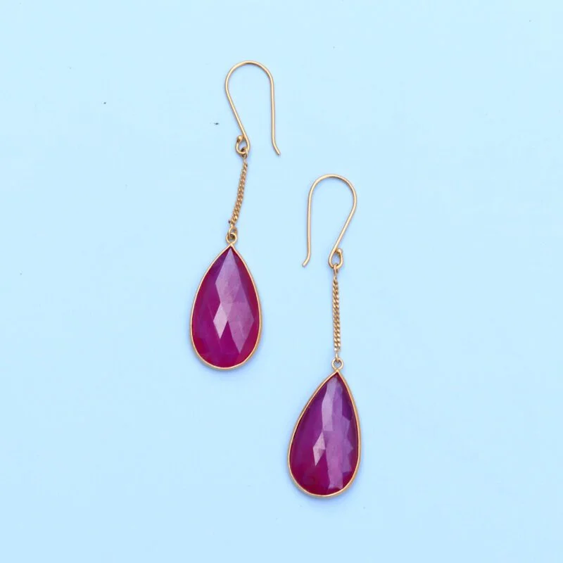 Necklace with Earrings in 18K Gold with Ruby Gemstone - Image 7